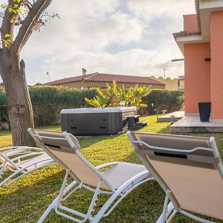 Villa Seaside - Beach Retreat With Jacuzzi Syracuse Екстер'єр фото