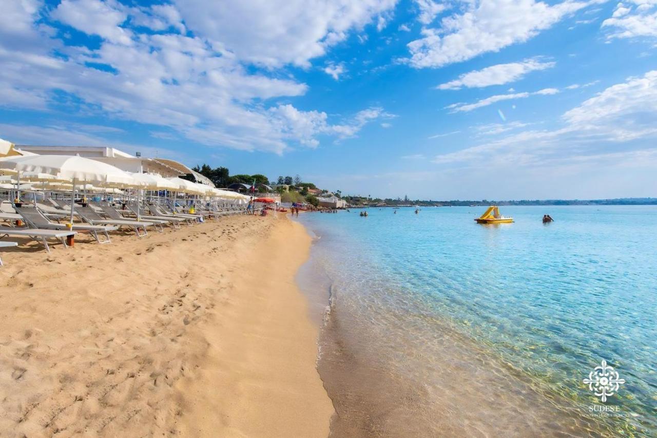 Villa Seaside - Beach Retreat With Jacuzzi Syracuse Екстер'єр фото