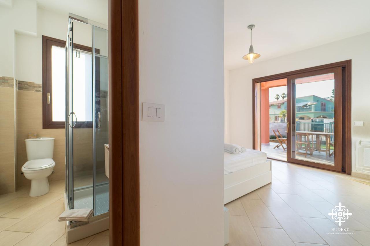 Villa Seaside - Beach Retreat With Jacuzzi Syracuse Екстер'єр фото