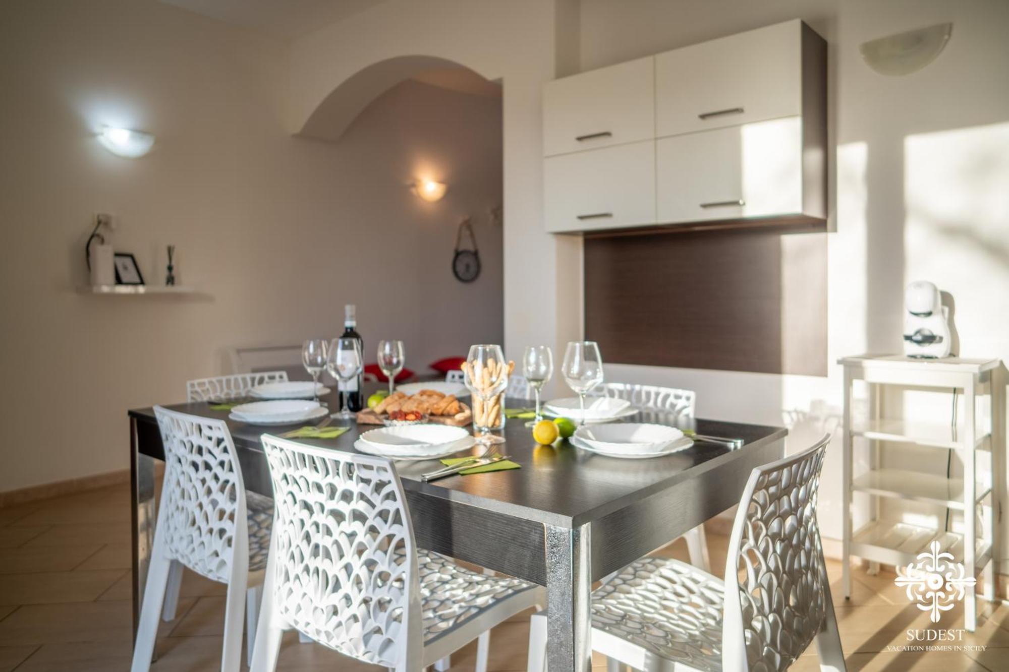 Villa Seaside - Beach Retreat With Jacuzzi Syracuse Екстер'єр фото